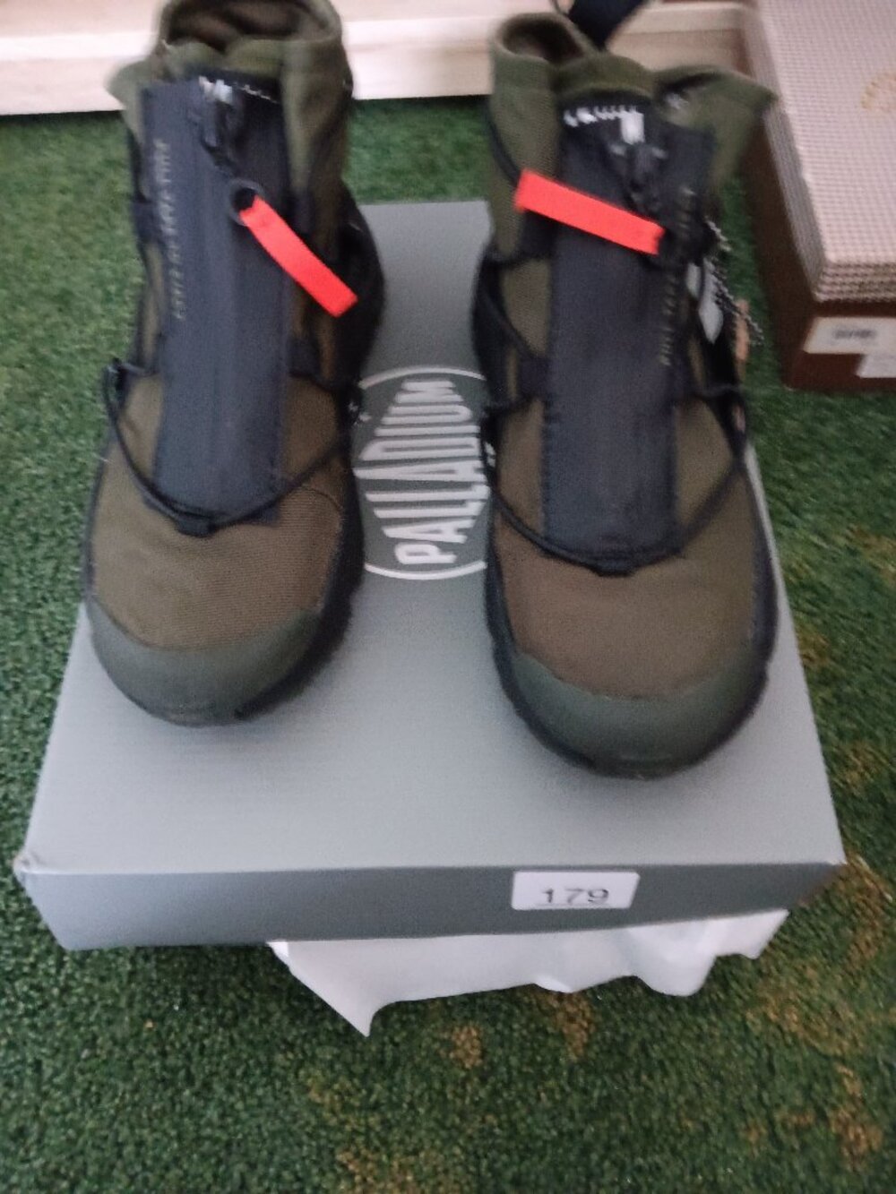 Palladium boots unisex size 5 womens , 3.5 mens.